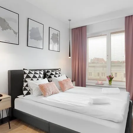 Elite Old Town Rajska *