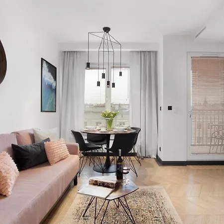 Elite Old Town Rajska *