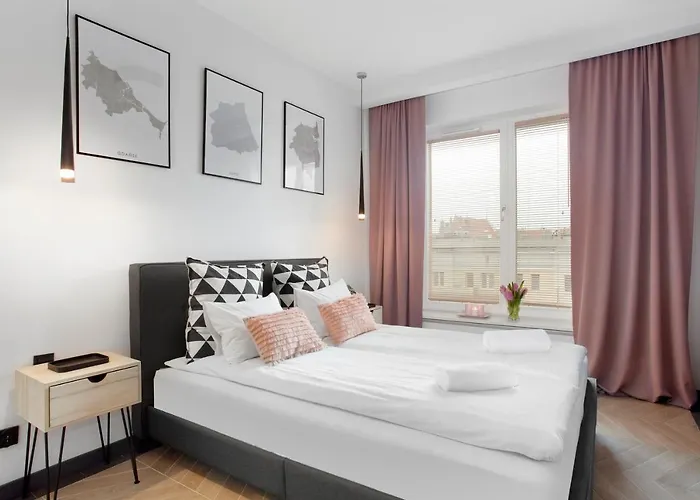 Elite Old Town Rajska *